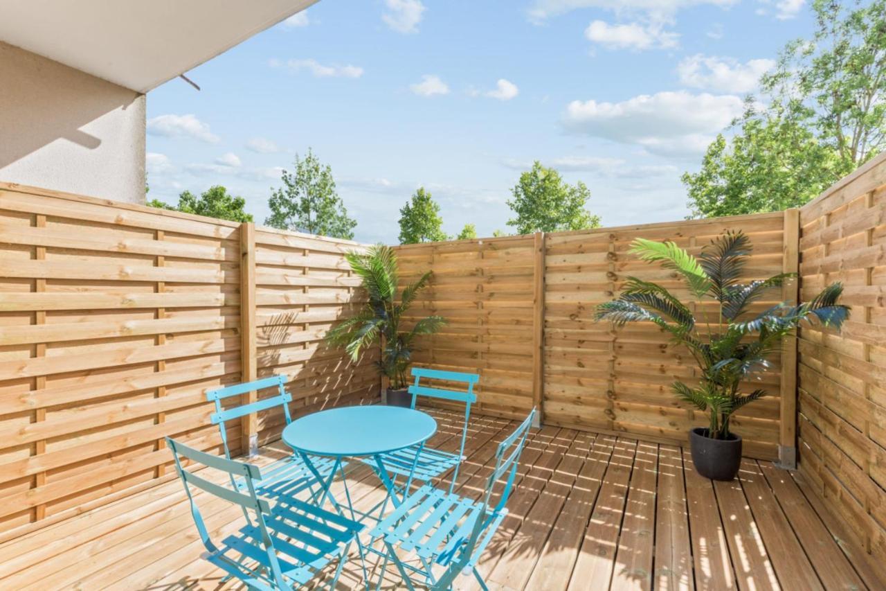 Appartement Des Reves Bleus - Welkeys Монтеврен Екстериор снимка