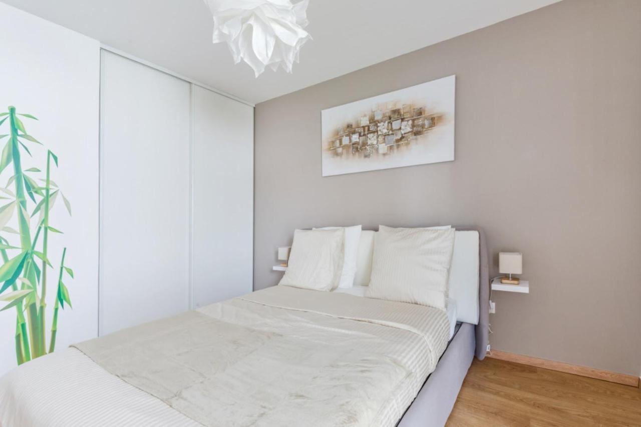 Appartement Des Reves Bleus - Welkeys Монтеврен Екстериор снимка